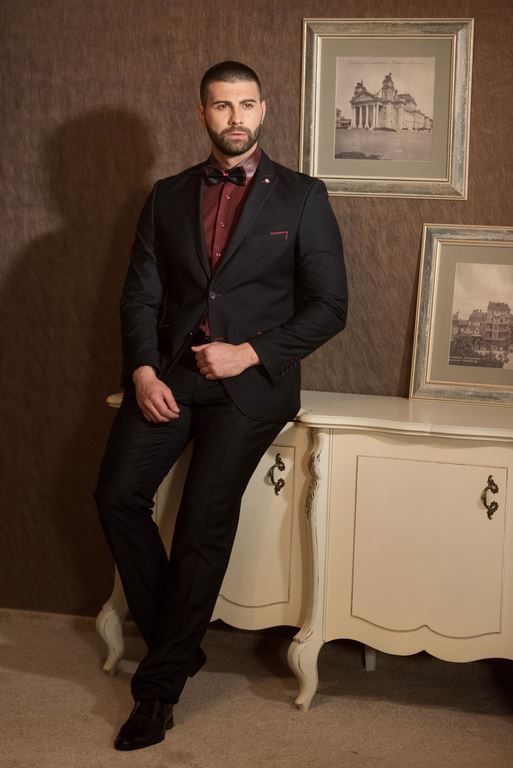 slim fit men suit.jpg